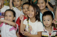 Thứ trưởng Bộ GD&ĐT vui Tết Trung thu cùng các cháu thiếu nhi ảnh 5