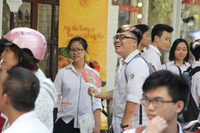  Thí sinh cười vui, tự tin với môn thi đầu tiên ảnh 7