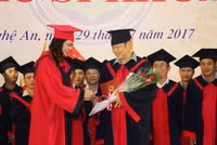 Trường ĐH Sư phạm Kỹ thuật Vinh: Trao bằng cho 34 tân thạc sỹ khóa I ảnh 1