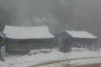 Băng tuyết trắng xóa tại miền Tây xứ Nghệ ảnh 4 Băng tuyết trắng xóa tại miền Tây xứ Nghệ ảnh 4