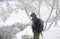 Băng tuyết trắng xóa tại miền Tây xứ Nghệ ảnh 3 Băng tuyết trắng xóa tại miền Tây xứ Nghệ ảnh 3