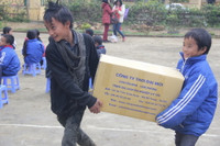 Chương trình “Tình nguyện mùa đông” tiếp sức cho em đến trường ảnh 3 Chương trình “Tình nguyện mùa đông” tiếp sức cho em đến trường ảnh 3