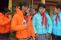 Chương trình “Tình nguyện mùa đông” tiếp sức cho em đến trường ảnh 10 Chương trình “Tình nguyện mùa đông” tiếp sức cho em đến trường ảnh 10