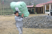 Chương trình “Tình nguyện mùa đông” tiếp sức cho em đến trường ảnh 4 Chương trình “Tình nguyện mùa đông” tiếp sức cho em đến trường ảnh 4