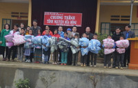 Chương trình “Tình nguyện mùa đông” tiếp sức cho em đến trường ảnh 8 Chương trình “Tình nguyện mùa đông” tiếp sức cho em đến trường ảnh 8