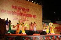 Đa sắc ngày hội văn hóa các dân tộc miền Trung ảnh 3 Đa sắc ngày hội văn hóa các dân tộc miền Trung ảnh 3