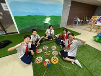 Học sinh Hà Nội làm đèn ông sao từ những vật liệu tái chế