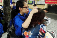 Phút thảnh thơi, đáng yêu của sinh viên tình nguyện ảnh 8