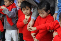 Tặng quà Tết cho thầy, trò vùng cao ảnh 4