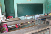 Cảm động chuyện thầy giáo tật nguyền nhận học phí bằng gạo trộn với… đất ảnh 2 Cảm động chuyện thầy giáo tật nguyền nhận học phí bằng gạo trộn với… đất ảnh 2