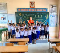 Học sinh lớp 1 vùng cao Quảng Trị hân hoan trong ngày tựu trường