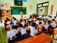 Học sinh lớp 1 vùng cao Quảng Trị hân hoan trong ngày tựu trường