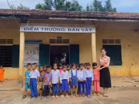 Học sinh lớp 1 vùng cao Quảng Trị hân hoan trong ngày tựu trường