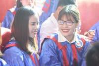 Nét đáng yêu của các tân cử nhân trong ngày nhận Bằng tốt nghiệp ảnh 3