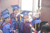 Nét đáng yêu của các tân cử nhân trong ngày nhận Bằng tốt nghiệp ảnh 10