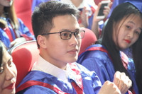 Nét đáng yêu của các tân cử nhân trong ngày nhận Bằng tốt nghiệp ảnh 7