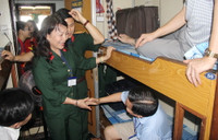 Con tàu trĩu nặng tình cảm rẽ sóng đến Trường Sa ảnh 4 Con tàu trĩu nặng tình cảm rẽ sóng đến Trường Sa ảnh 4