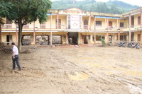 Yên Bái: Thầy, cô giáo dồn sức khắc phục sau mưa lũ ảnh 1