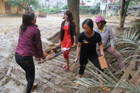 Yên Bái: Thầy, cô giáo dồn sức khắc phục sau mưa lũ ảnh 5