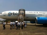 Bệnh viện bay Orbis đến Huế ảnh 1