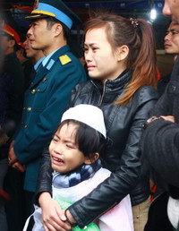 Vụ trực thăng rơi: Đất mẹ đón anh về! ảnh 8 Vụ trực thăng rơi: Đất mẹ đón anh về! ảnh 8