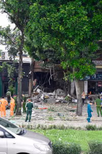 Nổ lớn tại phố Yên Phụ, nhiều người dân hoảng loạn