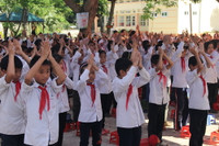 Bộ GD&ĐT tặng gần 4 tấn sữa cho cô, trò vùng biên giới ảnh 2 Bộ GD&ĐT tặng gần 4 tấn sữa cho cô, trò vùng biên giới ảnh 2