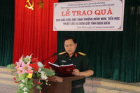 Bộ GD&ĐT tặng gần 4 tấn sữa cho cô, trò vùng biên giới ảnh 9 Bộ GD&ĐT tặng gần 4 tấn sữa cho cô, trò vùng biên giới ảnh 9