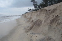 Thấp thỏm sống bên bờ biển xâm thực ảnh 1