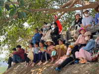 130 phi công thi bay dù lượn ở huyện biên giới tỉnh Kon Tum