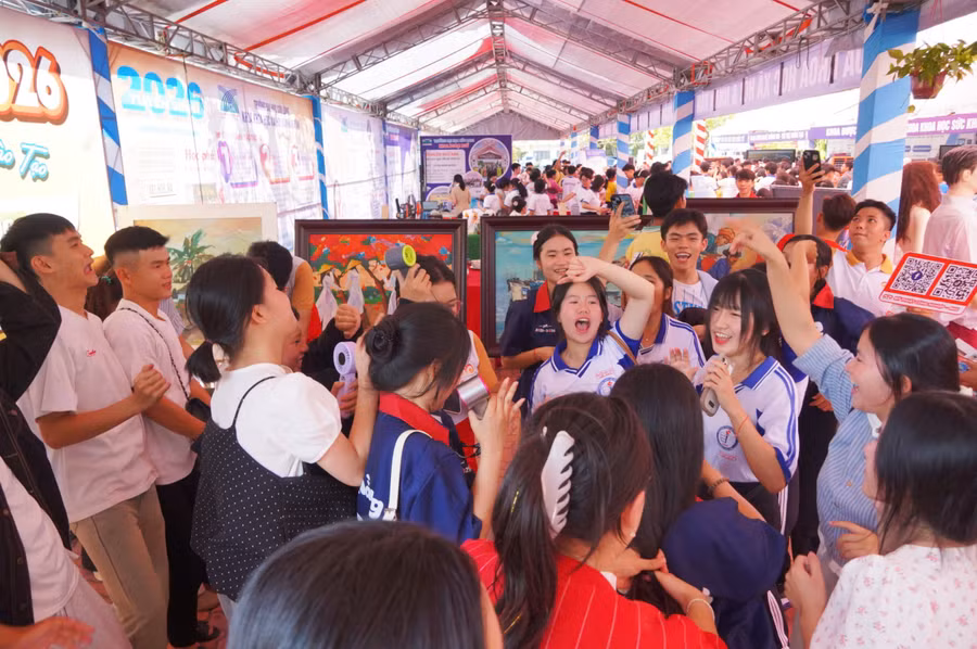 cuu-long-gian-hang.jpg
