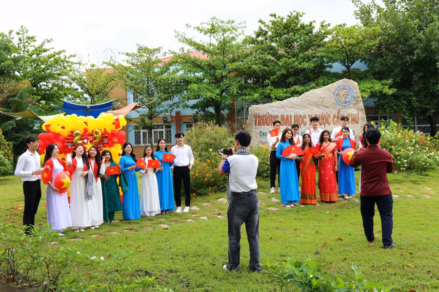 sinh-vien-an-do-3.jpg