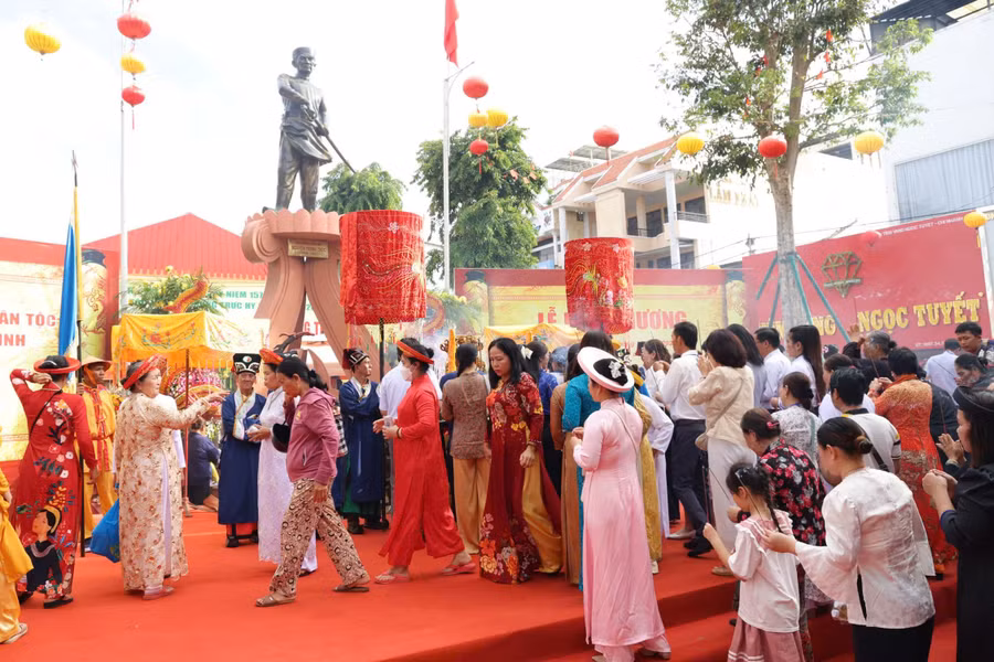 lh-nguyen-trung-truc-4.jpg