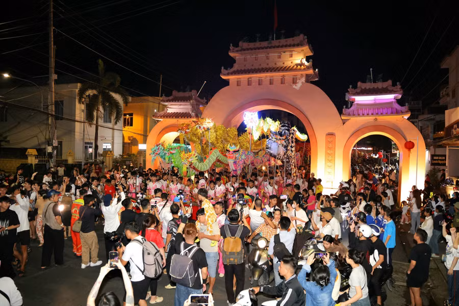 lh-nguyen-trung-truc-5.jpg