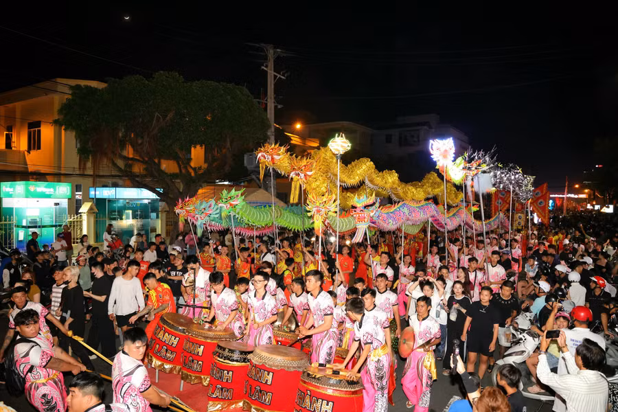 lh-nguyen-trung-truc-11.jpg