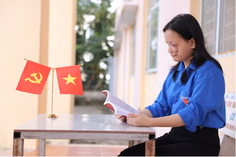 ngoc-huyen-1.jpg