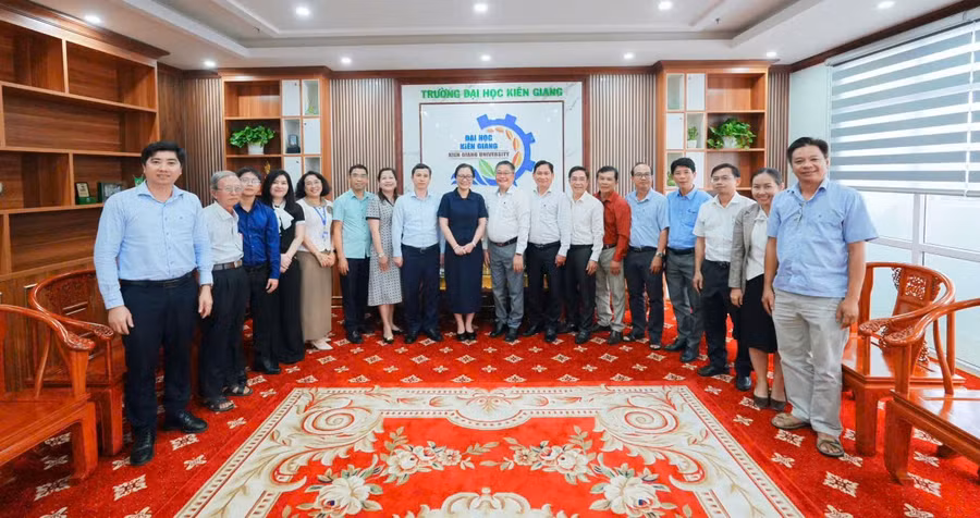 0-thu-truong-kgu-4.jpg