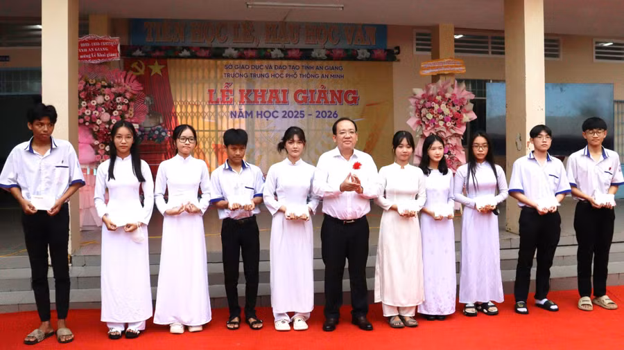 80nam-giao-duc-1.jpg