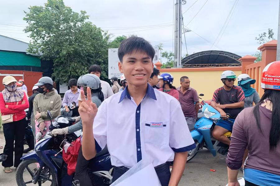 ag-tuyen-10-0.jpg
