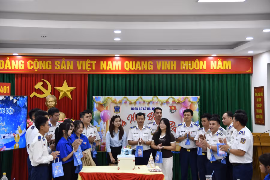 0-dien-dan-thanh-nien-2.jpg