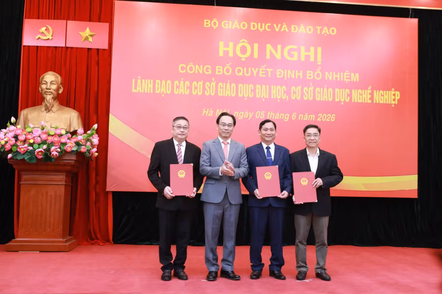 0-kgu-hieu-truong-2.jpg