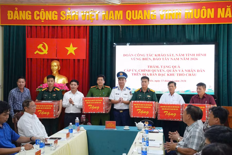 ag-canh-sat-bien-1.jpg