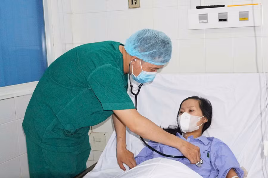 Sau ca phẫu thuật ghép thận thành công, cô giáo quê Cà Mau mong sớm được trở về với bục giảng.