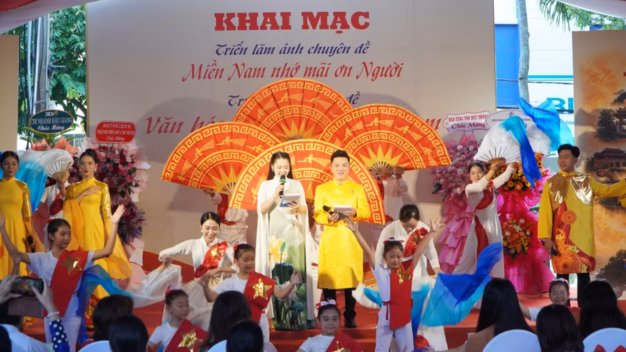 0-trien-lam-anh-1.jpg