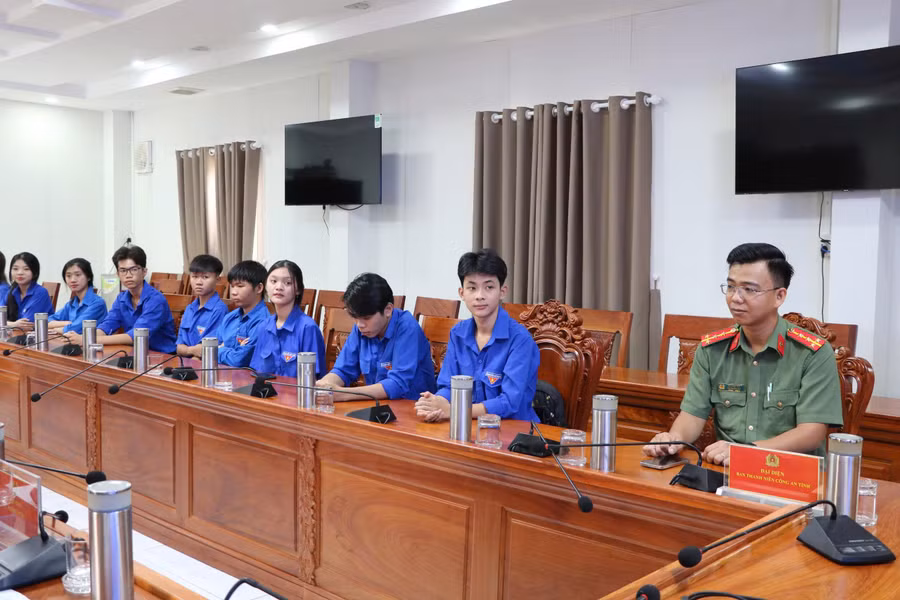 phu-quoc-doan-vien-1.jpg