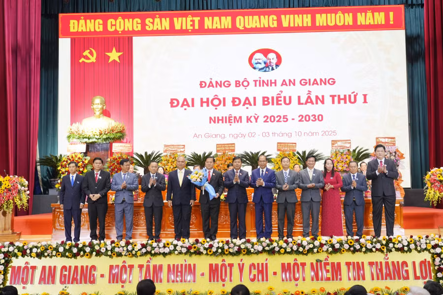 bi-thu-an-giang.jpg