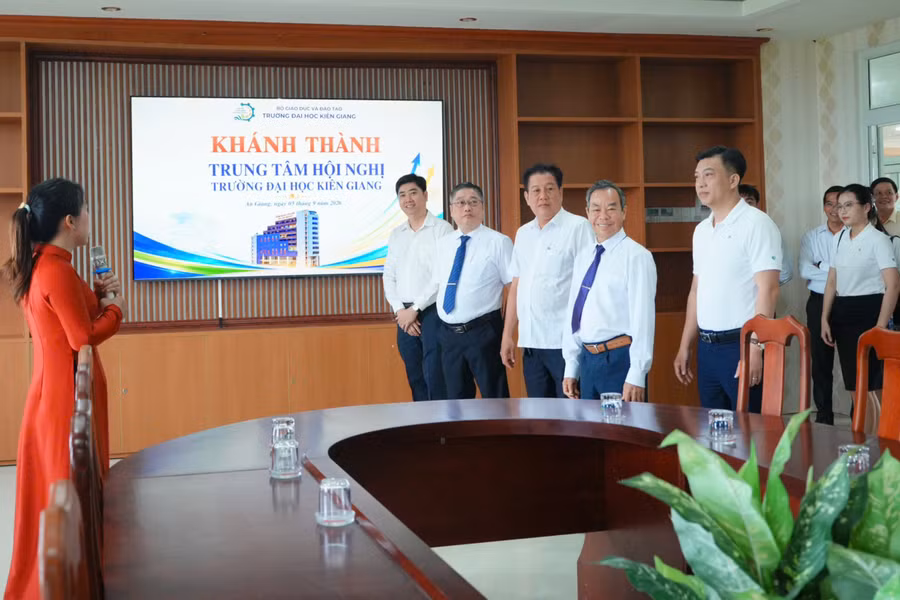 0-kgu-trung-tam-hoi-nghi-2.jpg