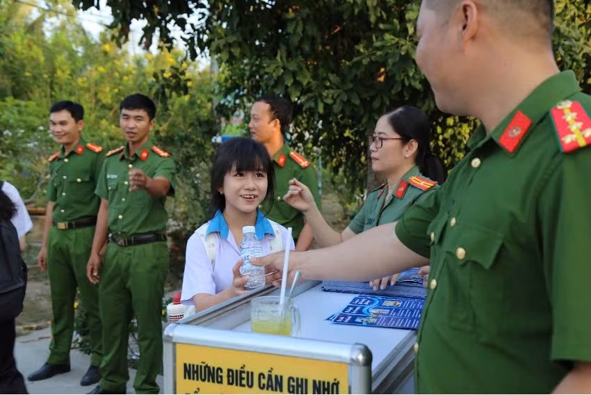banh-mi-an-thanh-3.jpg