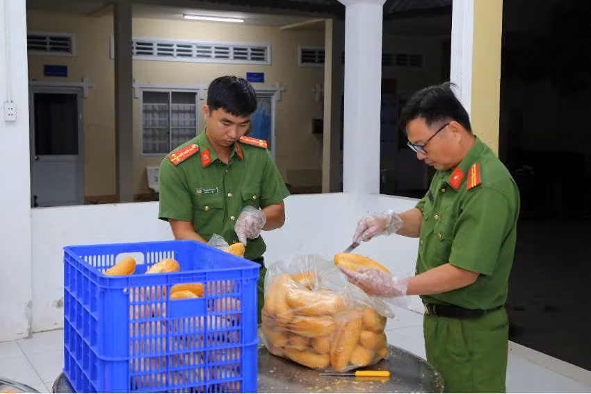 banh-mi-an-thanh-0.jpg