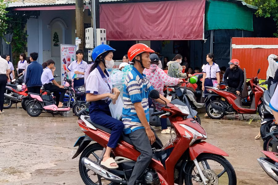 ag-thi-ngu-van-2.jpg